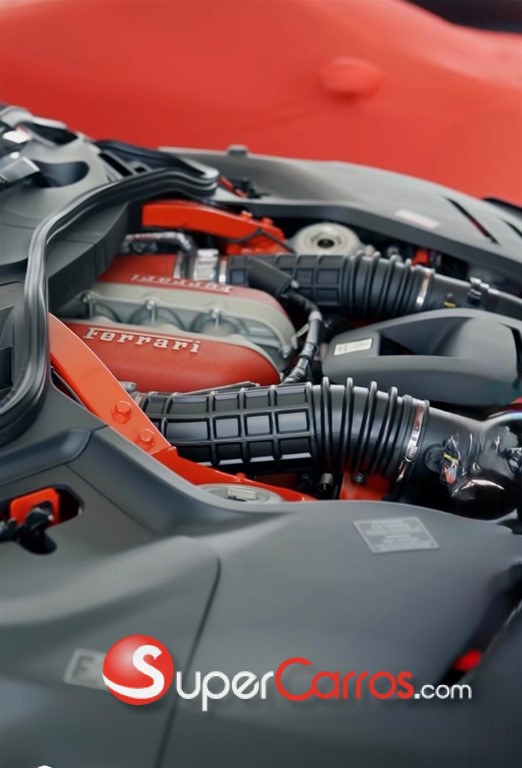 2025 Ferrari Purosangue — foto 4 / 8
