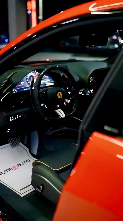 2025 Ferrari Purosangue — foto 5 / 8