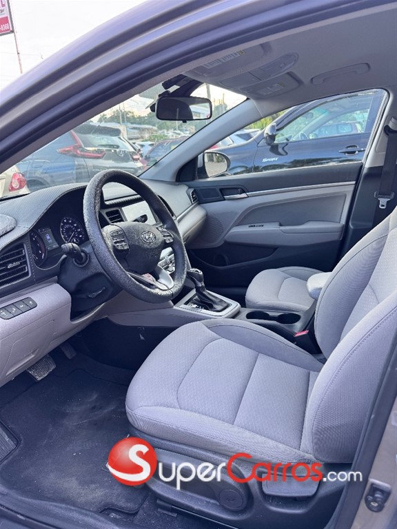 2020 Hyundai Elantra SEL — foto 5 / 9