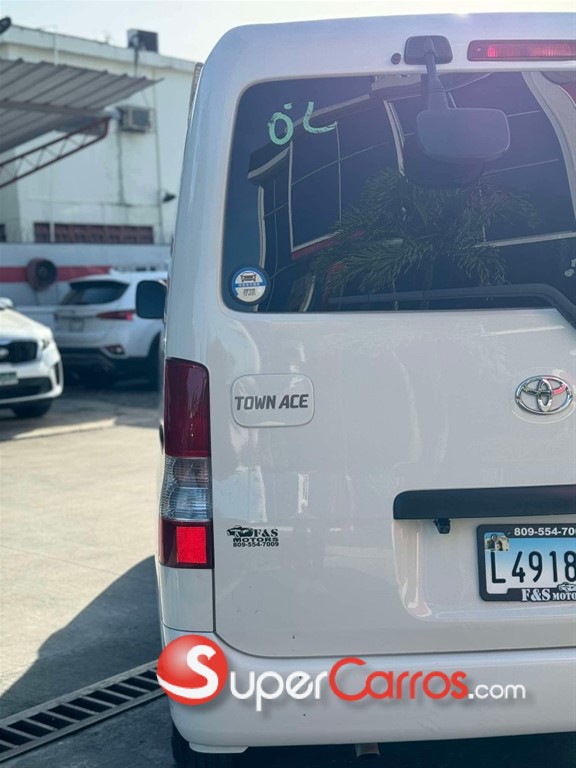 2017 Toyota Town-Ace — foto 5 / 11