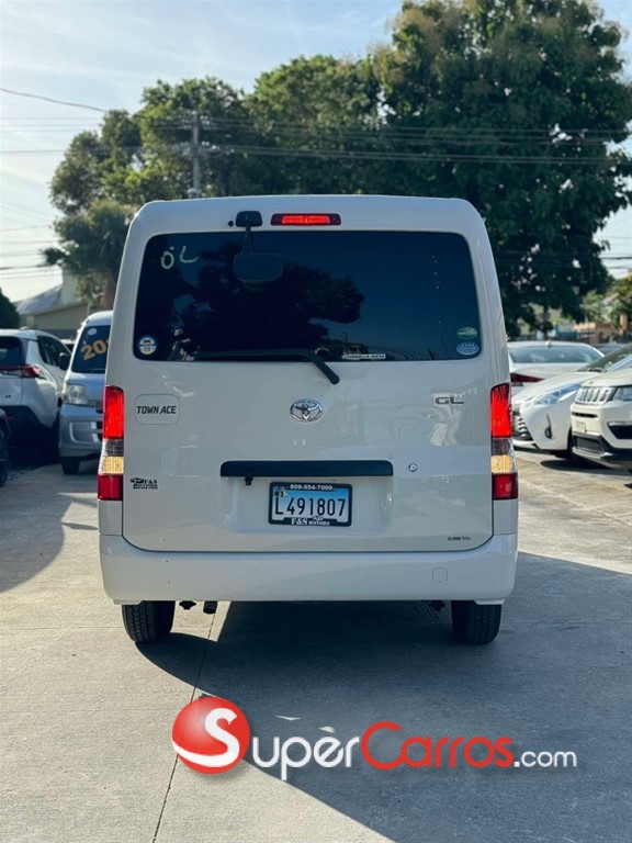 2017 Toyota Town-Ace — foto 8 / 11