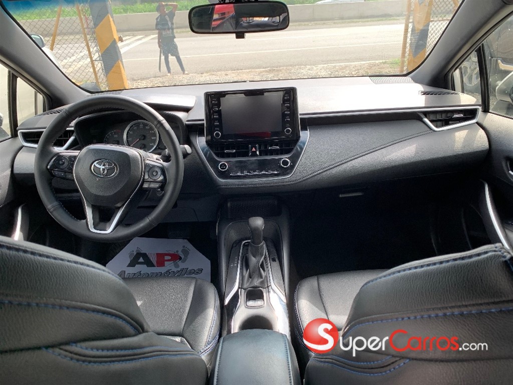 2020 Toyota Corolla SE — foto 6 / 9
