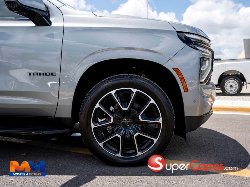 2026 Chevrolet Tahoe RST — foto 2 / 6