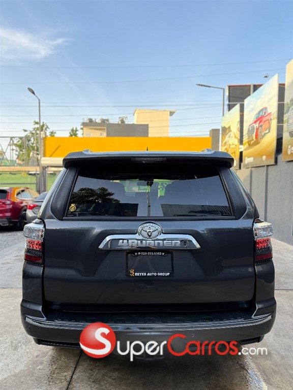 2020 Toyota 4 Runner Limited — foto 5 / 12