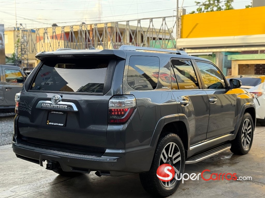 2020 Toyota 4 Runner Limited — foto 7 / 12