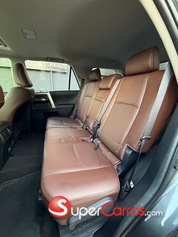 2020 Toyota 4 Runner Limited — foto 9 / 12
