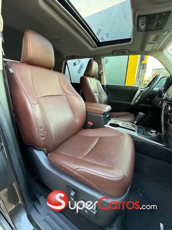 2020 Toyota 4 Runner Limited — foto 10 / 12