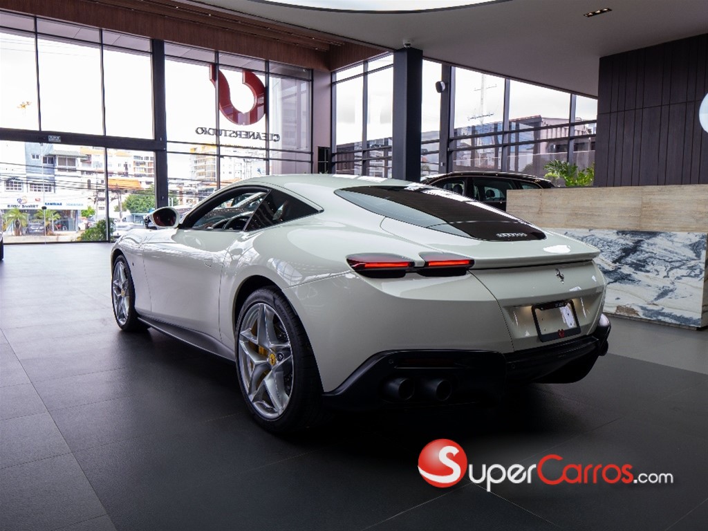 2022 Ferrari Roma — foto 2 / 9