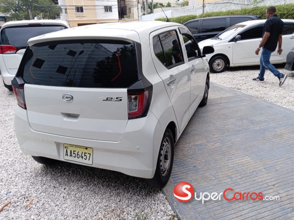 2019 Daihatsu Mira — foto 6 / 12