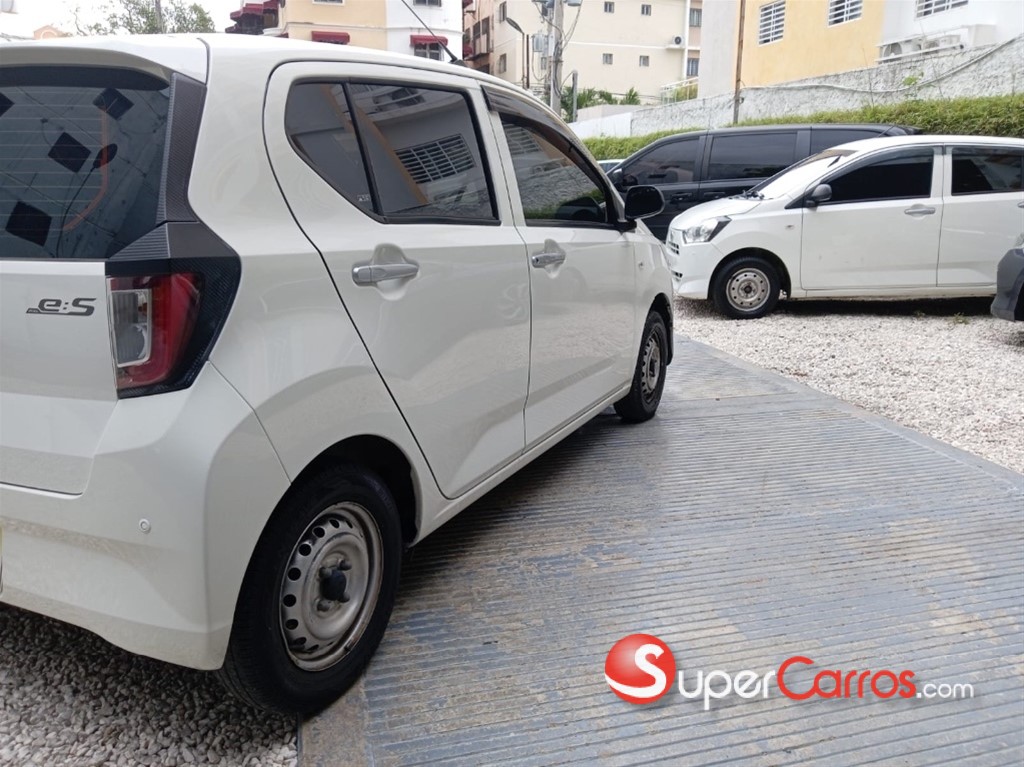 2019 Daihatsu Mira — foto 7 / 12