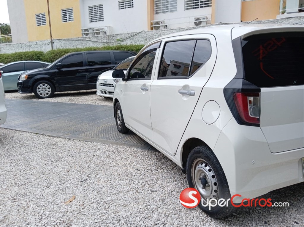 2019 Daihatsu Mira — foto 8 / 12