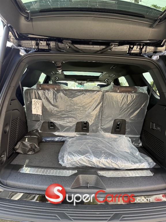 2025 Chevrolet Tahoe Highcountry Duramax — foto 9 / 10