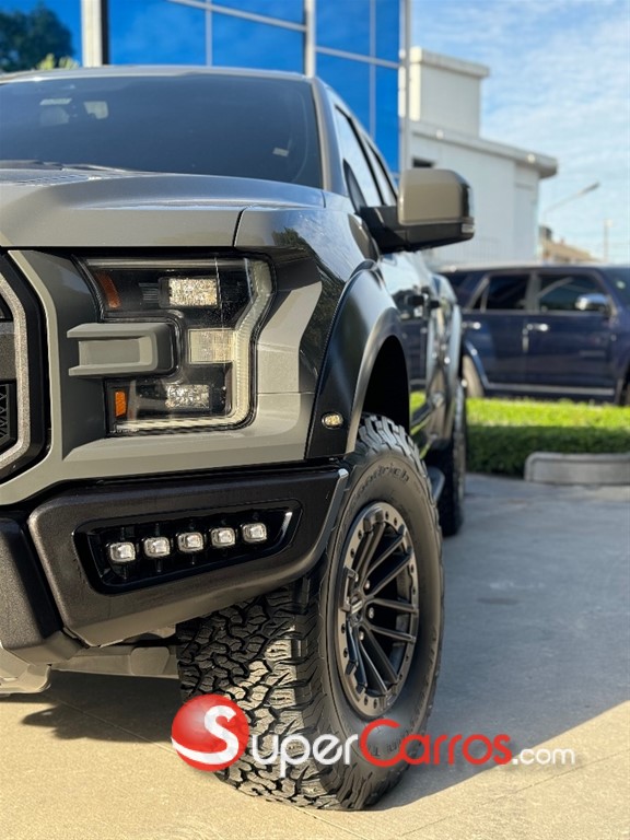 2020 Ford F 150 Raptor SVT — foto 7 / 11