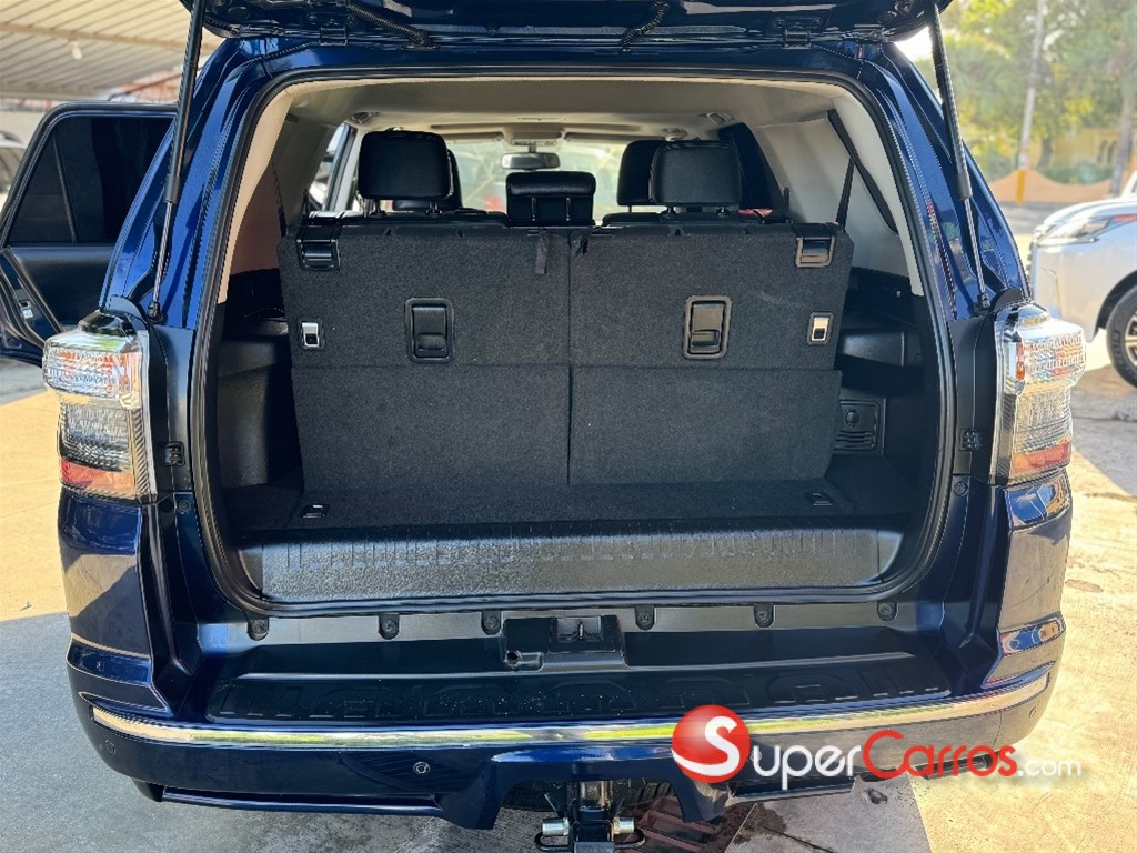 2016 Toyota 4 Runner Limited — foto 7 / 9