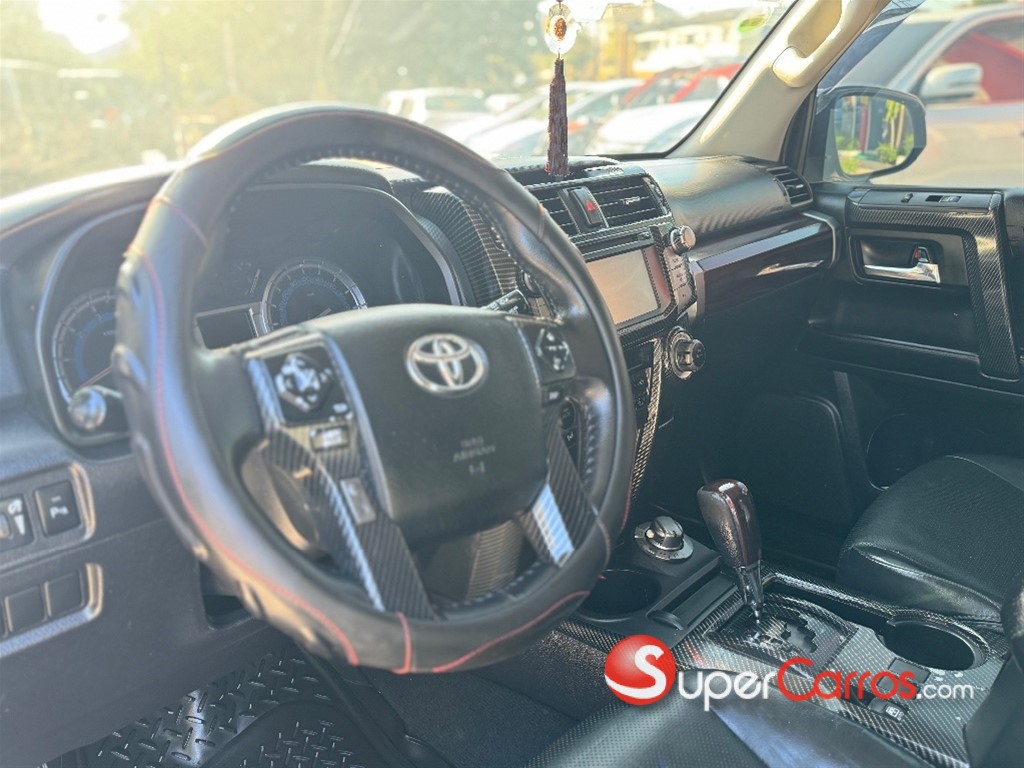 2016 Toyota 4 Runner Limited — foto 9 / 9