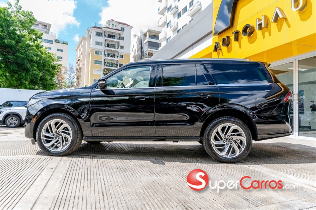 2025 Lincoln Navigator Reserve II — foto 4 / 8