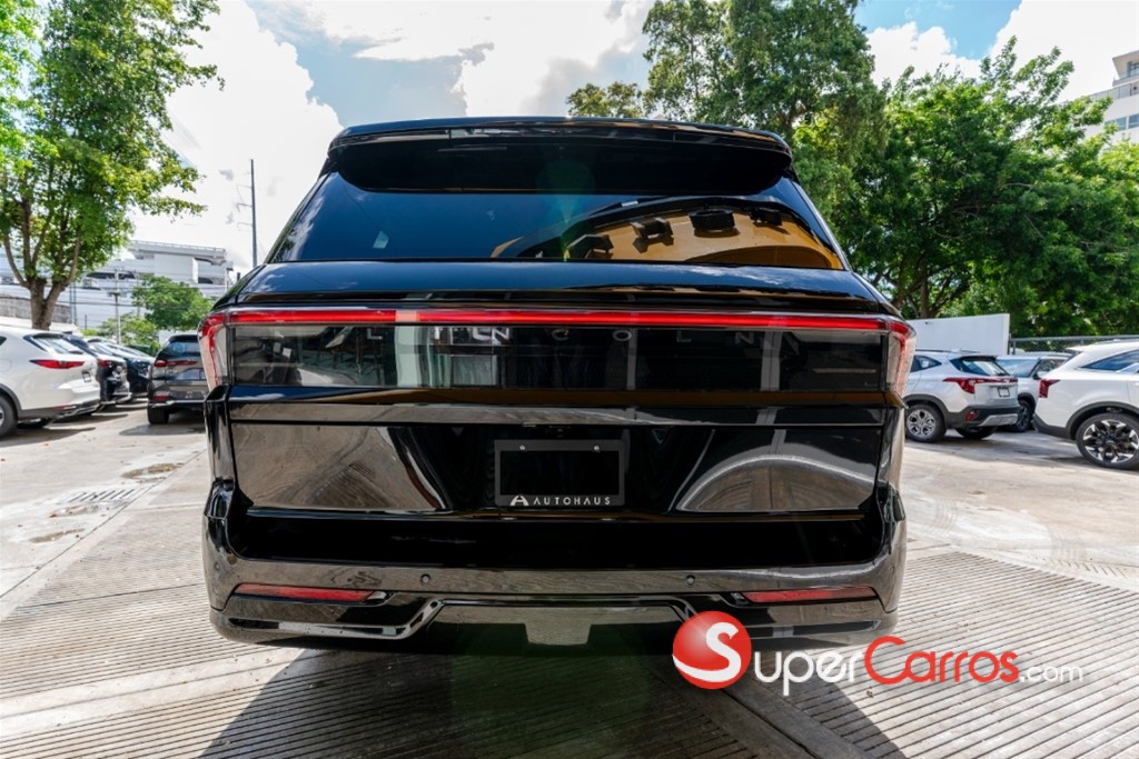2025 Lincoln Navigator Reserve II — foto 6 / 8