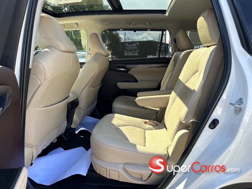 2021 Toyota Highlander Platinum — foto 8 / 12
