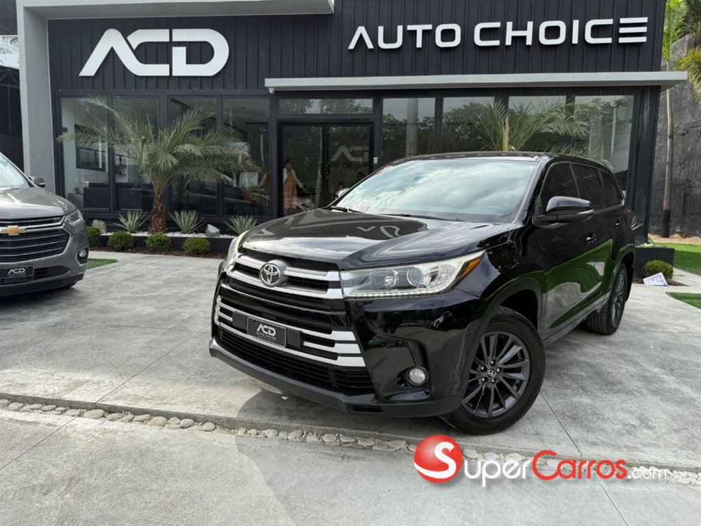 2018 Toyota Highlander LE — foto 3 / 12