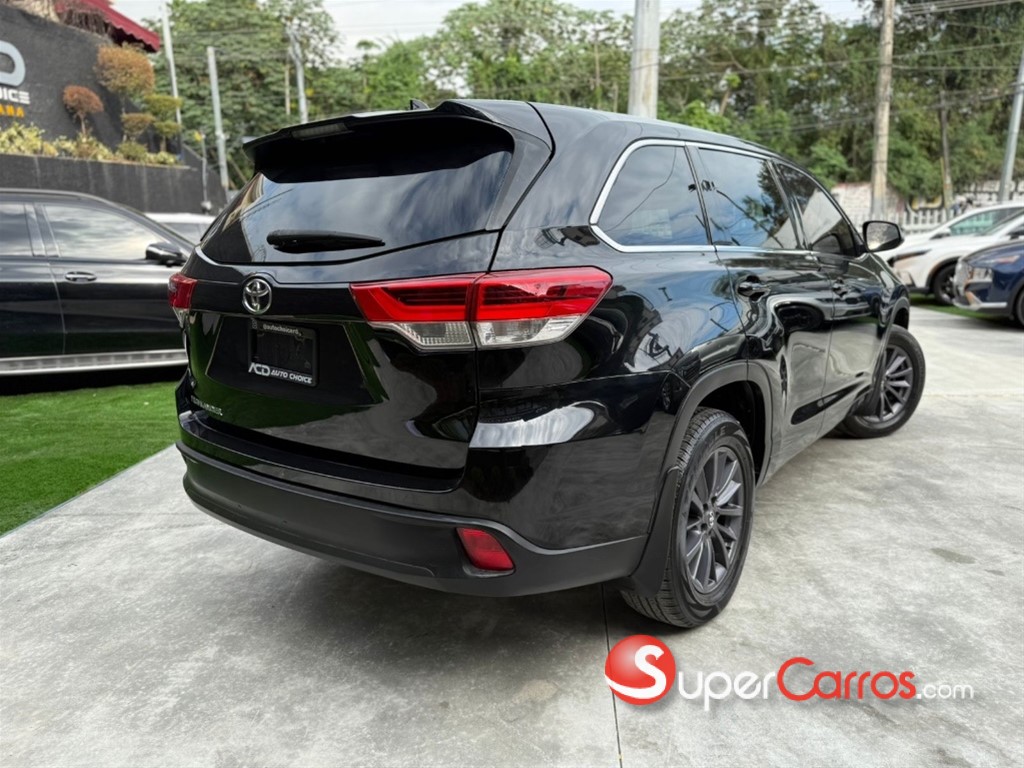 2018 Toyota Highlander LE — foto 4 / 12