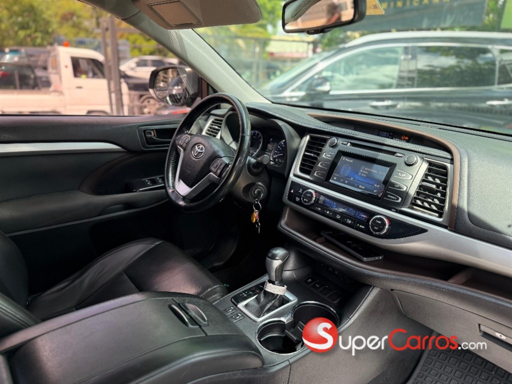 2018 Toyota Highlander LE — foto 10 / 12