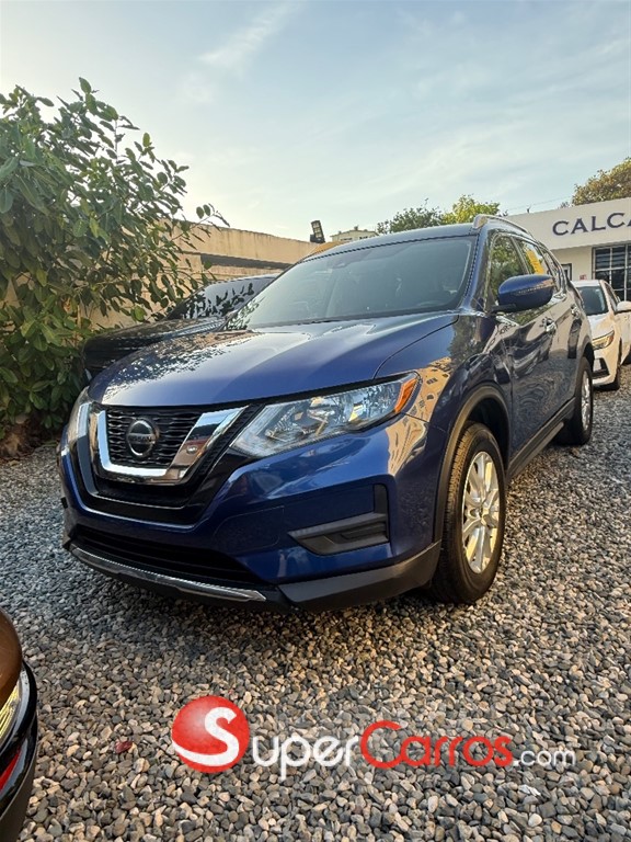 2020 Nissan Rogue SV — foto 2 / 8