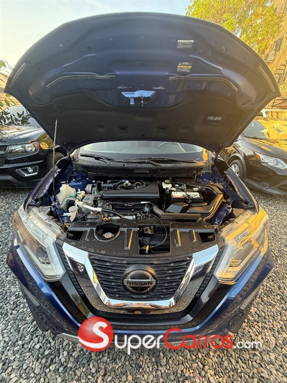 2020 Nissan Rogue SV — foto 3 / 8
