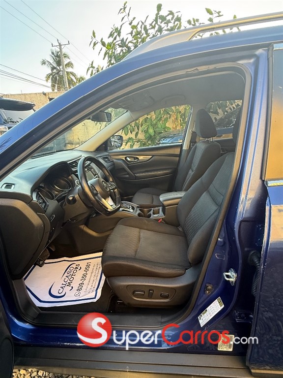 2020 Nissan Rogue SV — foto 8 / 8