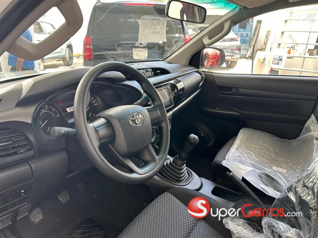 2025 Toyota Hilux — foto 2 / 11