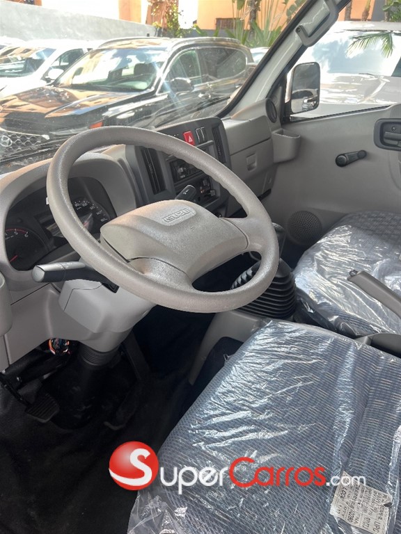 2025 Isuzu Traviz — foto 4 / 8