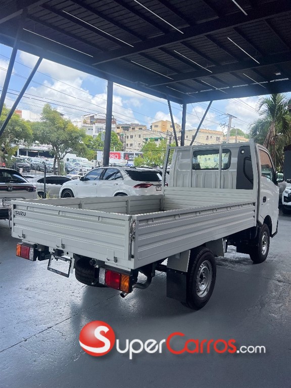 2025 Isuzu Traviz — foto 7 / 8