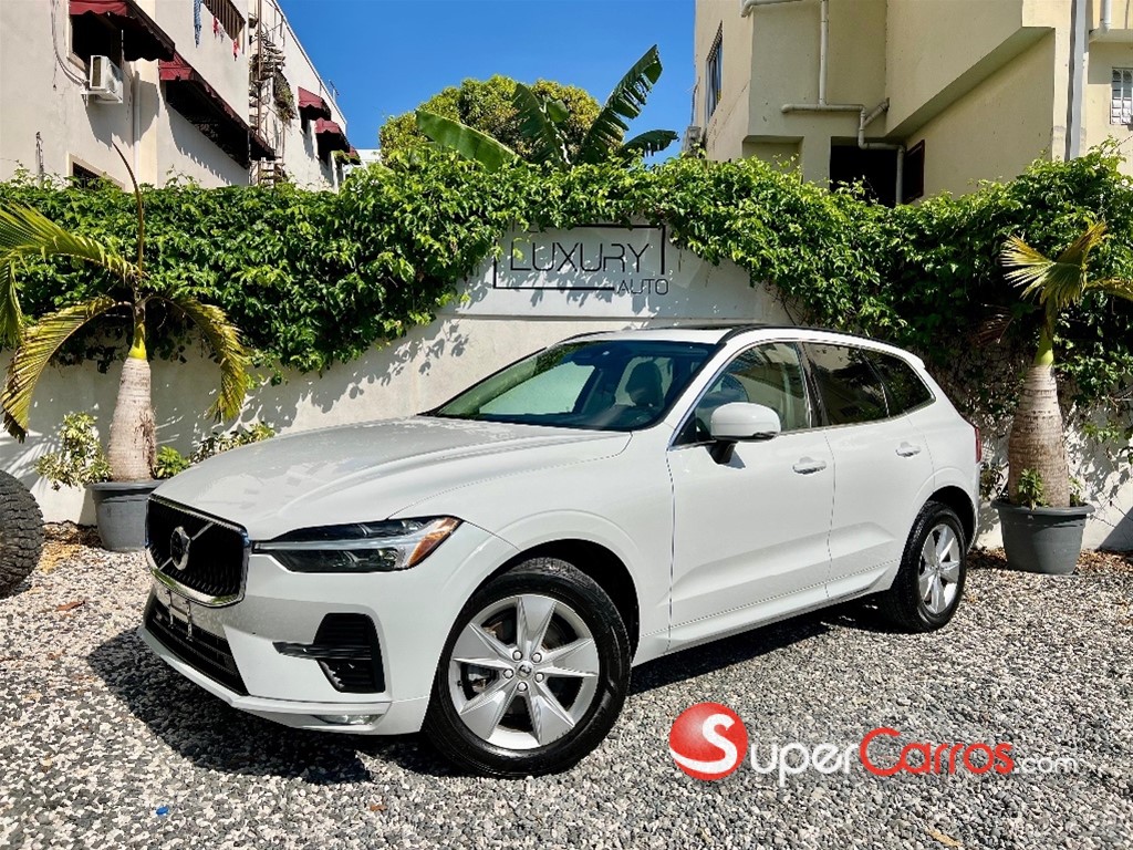 2022 Volvo XC60 PLUS