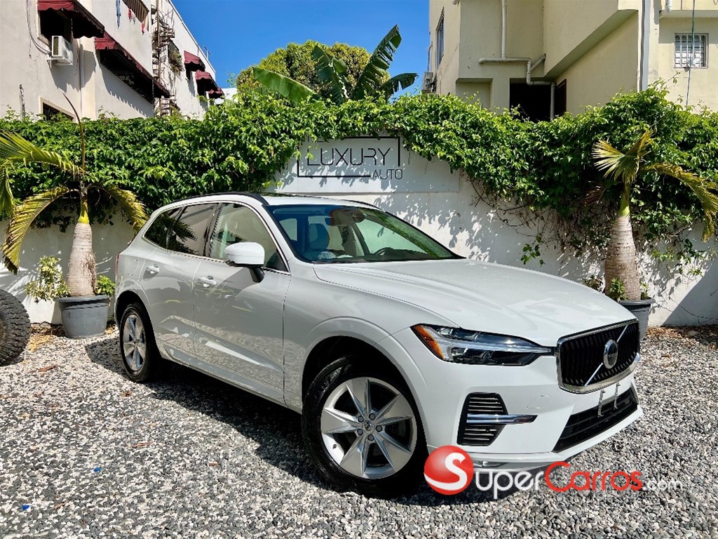 2022 Volvo XC60 PLUS — foto 3 / 10