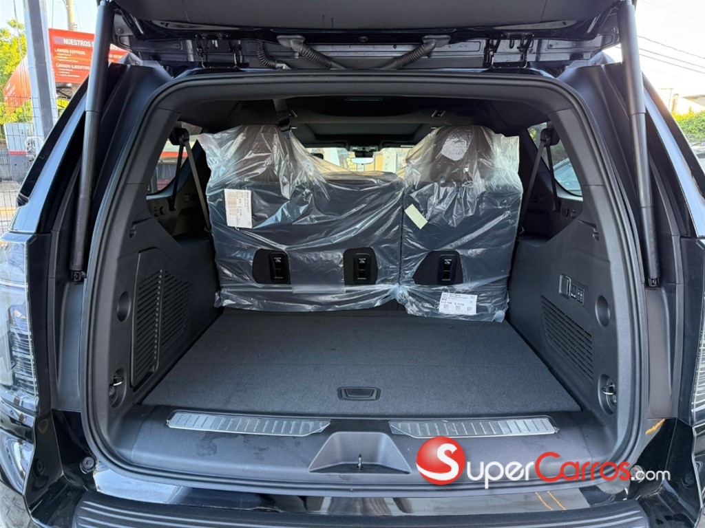 2026 Chevrolet Suburban Highcountry — foto 9 / 11