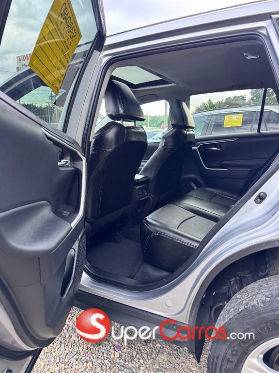 2021 Toyota RAV4 XLE — foto 6 / 9