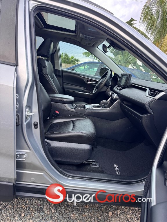 2021 Toyota RAV4 XLE — foto 8 / 9