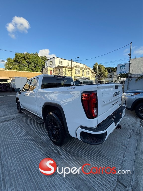 2020 GMC Sierra — foto 3 / 10