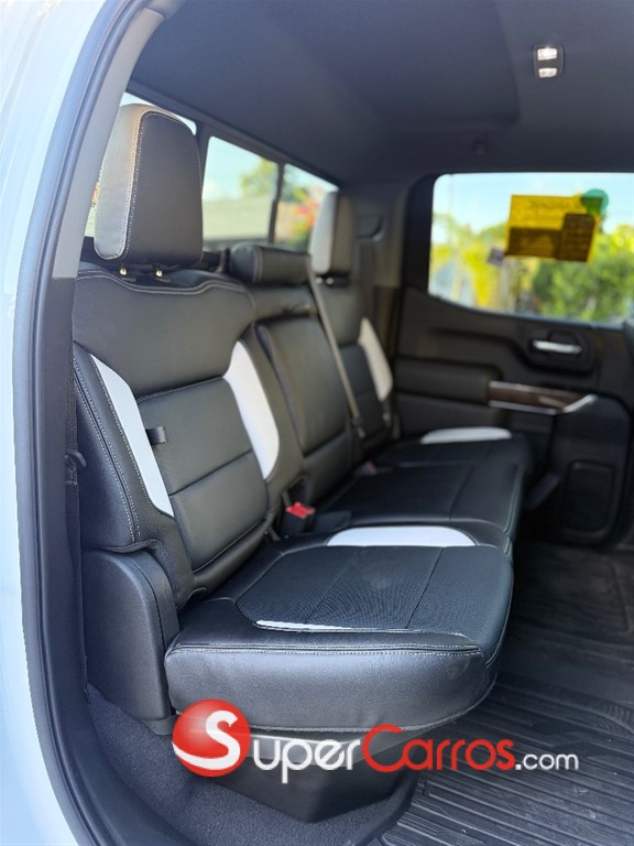 2020 GMC Sierra — foto 9 / 10