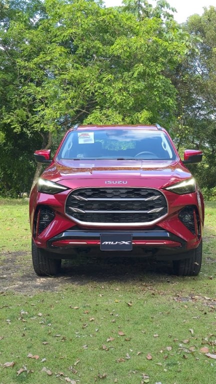 2027 Isuzu Mux — foto 2 / 12