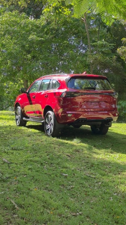 2027 Isuzu Mux — foto 5 / 12