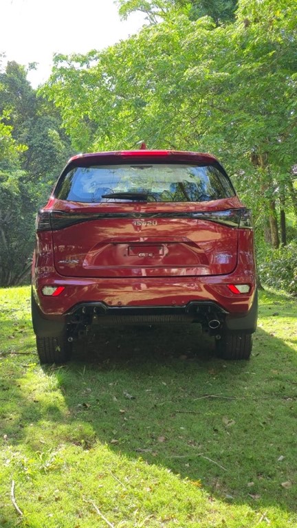 2027 Isuzu Mux — foto 6 / 12