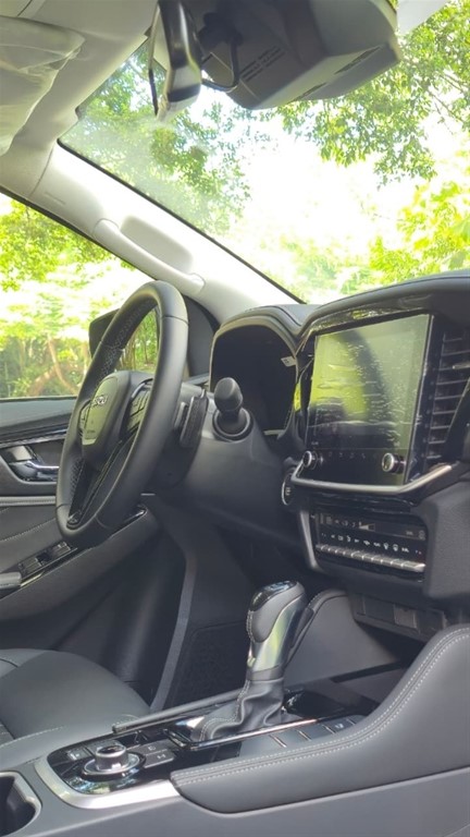 2027 Isuzu Mux — foto 10 / 12