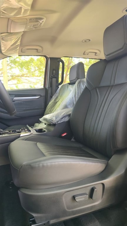 2027 Isuzu Mux — foto 11 / 12