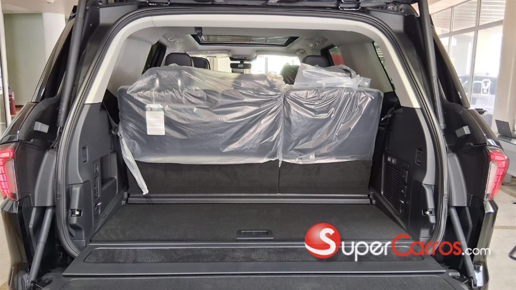 2025 Lincoln Navigator Reserve I — foto 7 / 11