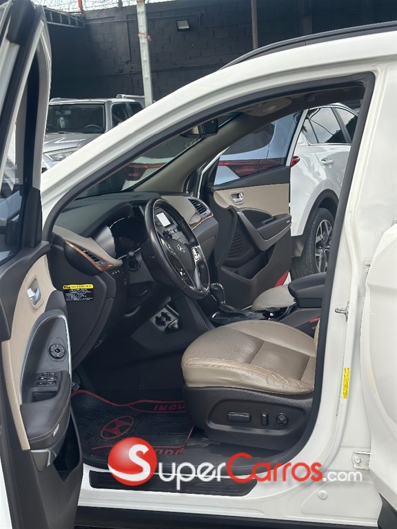 2016 Hyundai Santa Fe — foto 8 / 11