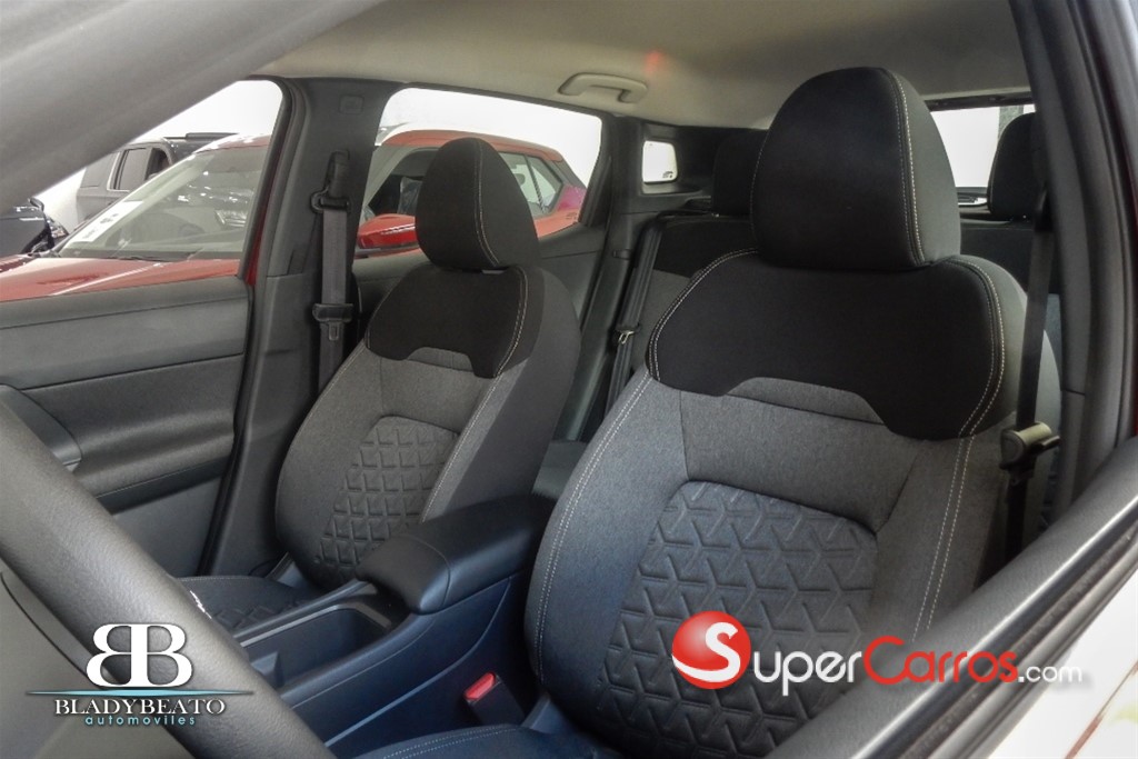 2025 Nissan Kicks Advance — foto 2 / 6