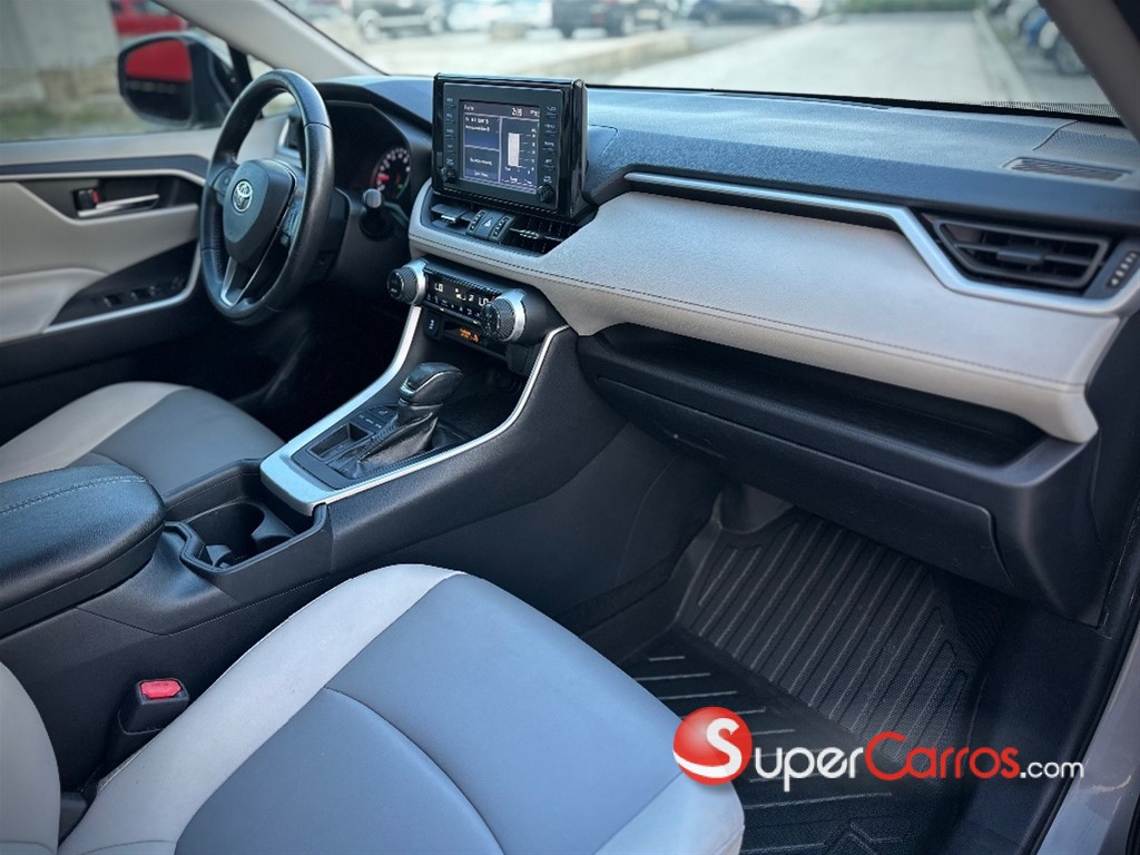 2019 Toyota RAV4 XLE Premium — foto 6 / 11