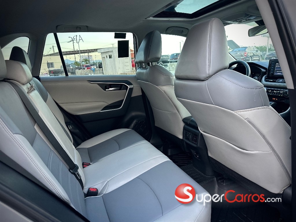 2019 Toyota RAV4 XLE Premium — foto 7 / 11