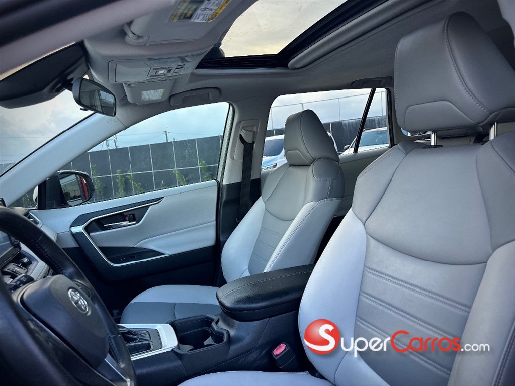 2019 Toyota RAV4 XLE Premium — foto 8 / 11