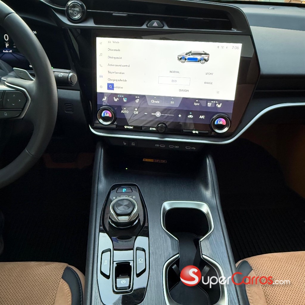 2023 Lexus RZ 450E LUXURY — foto 11 / 12